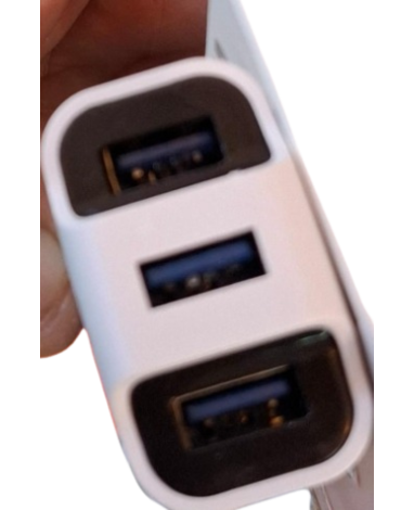 Adaptador con Tres Entradas USB  x 6 Unds.