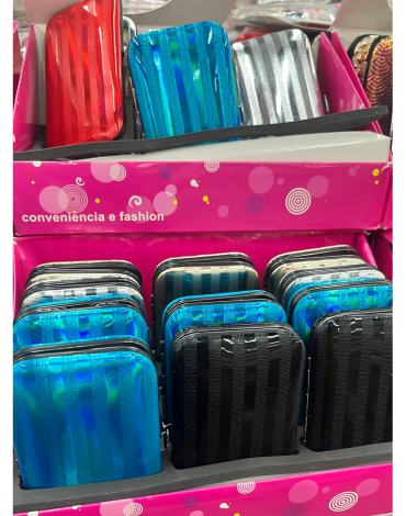 6 Set de Manicure Modelos Surtidos (1 Set Trae 7 PCS) Medida: 6.3 x 10.4 cm aprox.
