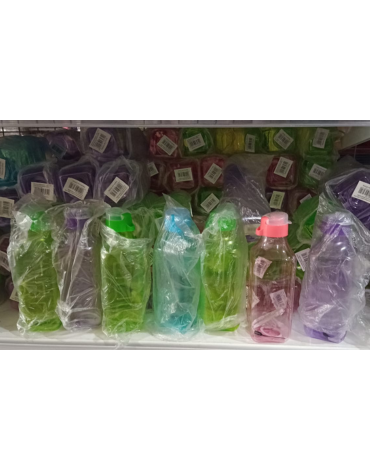 Botella de Agua Plástica Colores Surtidos x 12 Unds. Medida: 550 ml aprox.