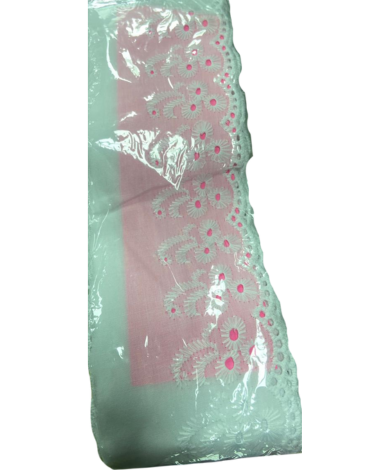 Blonda para Costura Blanca con Rosado x 3 Unds.Medida:9 cm aprox x 13 Metros.