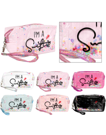 Cosmetiquero I'M A SWIFTIE Colores Surtidos x 4 Unds. Medida: 18 x 7 x 10 cm aprox.