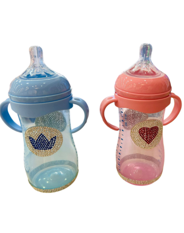 Mamadera Plástica de 11 OZ Modelos Surtidos x 4 Unds.Medida : 330 ML aprox.