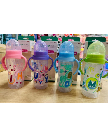 Mamadera Plástica con Bombilla de 10 Oz x 4 Unds.Medida: 300 ML aprox.