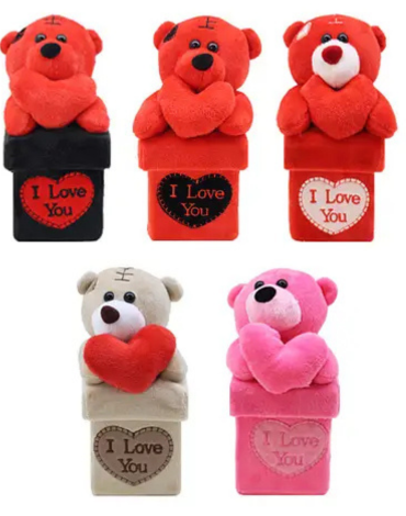 Peluche Oso con Caja San Valentín Colores Surtidos x 4 Unds. Medida: 9 x 20 cm aprox.