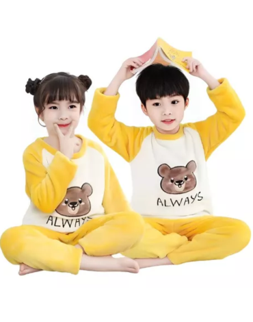 Pijama Plush Niño (a) Color Único x 4 Unds. Talla: Talla: 4 - 6 - 8 - 10