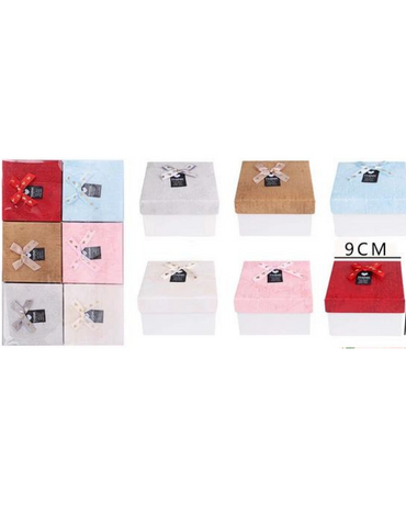 Caja de Regalo Colores Surtidos x 12 Unds. Medidas: 9 x 9 cm  Aprox