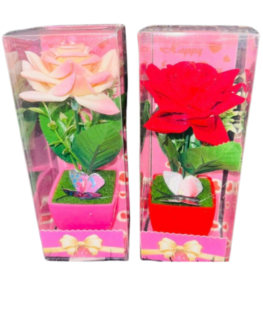 Rosa Artificial en Maceta  x 4 Unds.Medida: 25 cm aprox