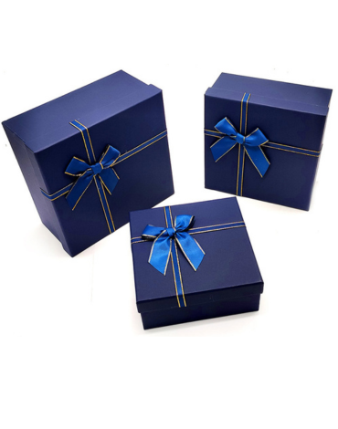 4 Set Cajas de Regalo Color Único. Medida: 19.5 x 19.5 x 10 cm aprox.
