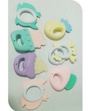 6 Set de Cascabeles de Goma y Plástico. Medida: 24 x 4 cms .(1 Set Trae: 7 PCS)