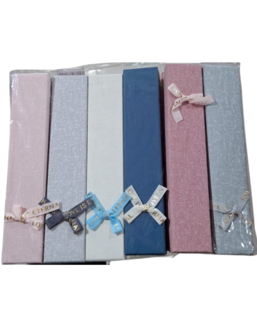 Caja de Regalo Colores Surtidos x 12 Unds. Medidas: 21 x 4 x 2.7 cm aprox.