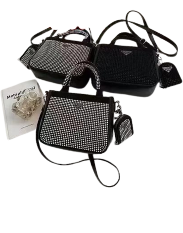Cartera Cruzada con Tacha x 6 Unds.Medida:24 x 17,5 x 9 cm aprox