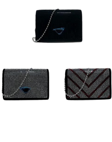 Cartera Cruzada con Tacha x 6 Unds.Medida:21 x 9 x 14 cm aprox