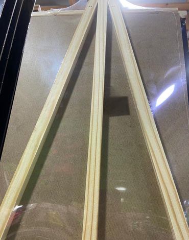 Pizarra Atril de Madera x 4 Unds. Medidas: 25 x 48 cm aprox.