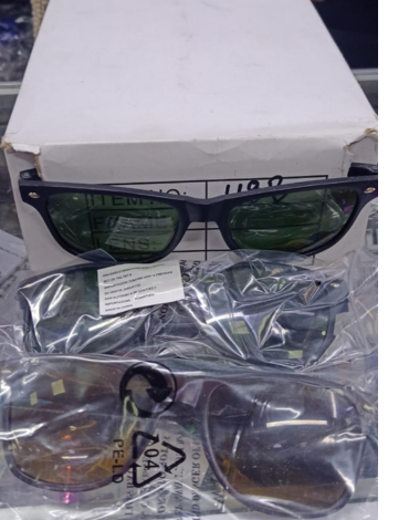 Lentes de Sol para Adultos Colores Surtidos x 12 Unds.
