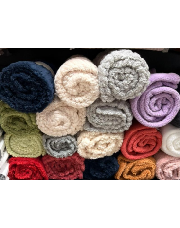 Manta Sherpa Colores Surtidos x 4 Unds. Medida: 127 x 152 cm aprox.
