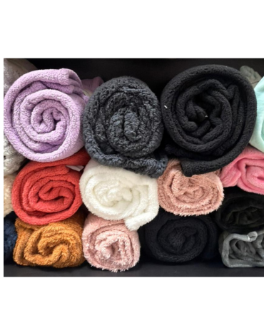 Manta Sherpa Colores Surtidos x 4 Unds. Medida: 127 x 152 cm aprox.