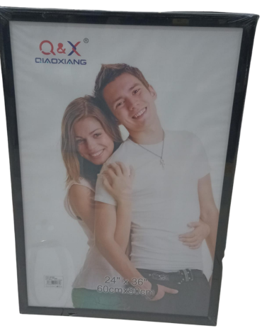 Porta Retrato Símil Madera con Plástico Templado Color Único x 3 Unds Medida: 60 x 90 cm aprox