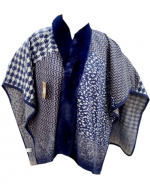 Poncho Abierto con Cuello de Piel Sintética x 12 Unds. Medida: 110 x 160 cm aprox.