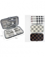 6 Set de Manicure Cuadros Modelos Surtidos (1 Set Trae 7 PCS) Medida: 6.3 x 10.4 cm aprox.