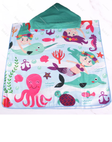 Toalla Poliéster con Capucha Diseño Marino x 4 Unds. Medida: 83 x 58 cm aprox.